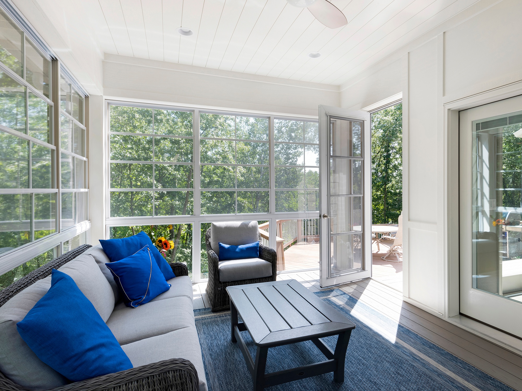 01-Porch Window Gallery